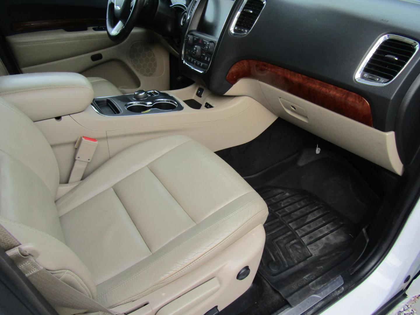 2016 White Dodge Durango Limited 2WD (1C4RDHDG9GC) with an 3.6L V6 DOHC 24V engine, Automatic transmission, located at 15016 S Hwy 231, Midland City, AL, 36350, (334) 983-3001, 31.306210, -85.495277 - Photo#9