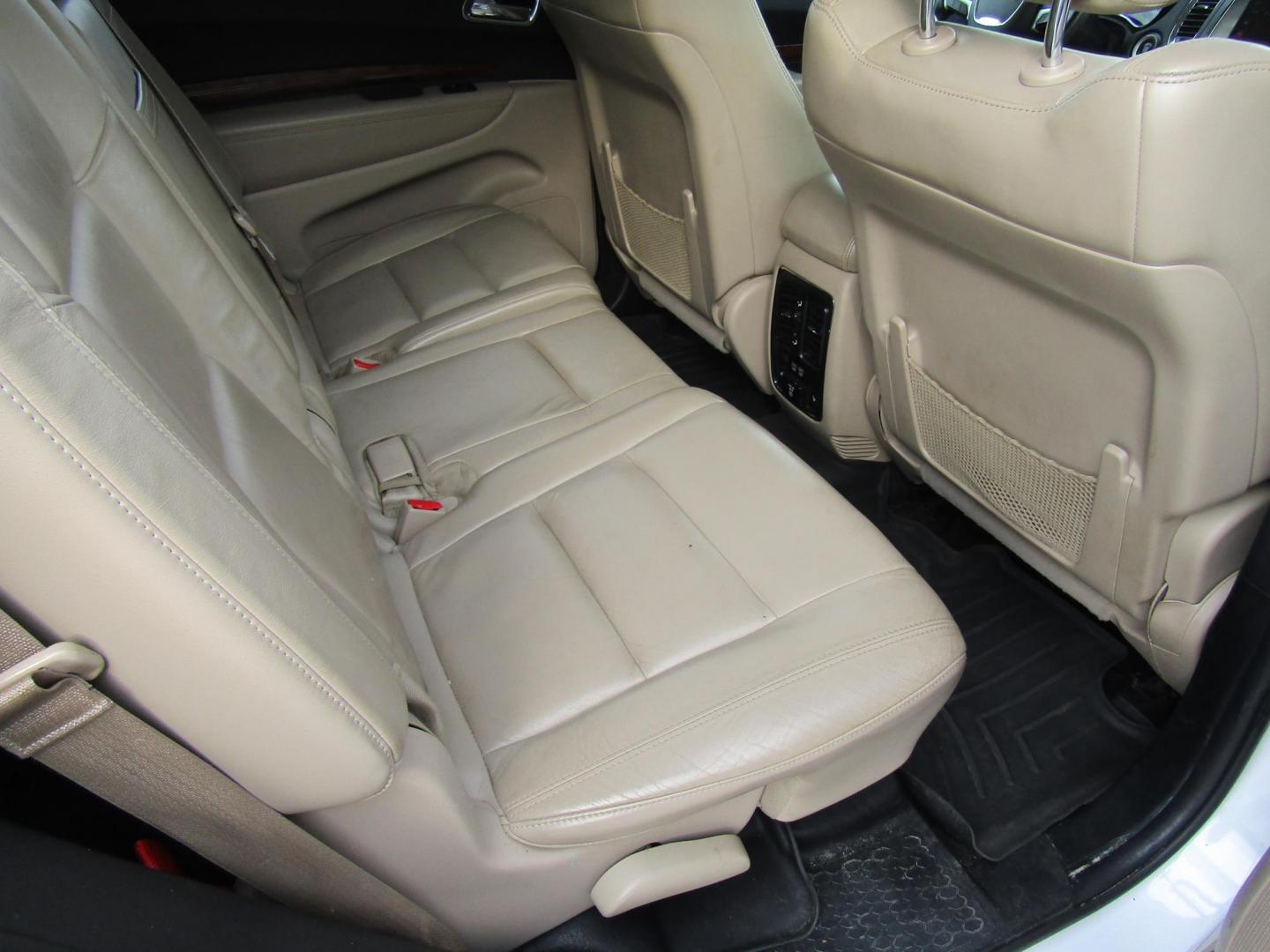 2016 White Dodge Durango Limited 2WD (1C4RDHDG9GC) with an 3.6L V6 DOHC 24V engine, Automatic transmission, located at 15016 S Hwy 231, Midland City, AL, 36350, (334) 983-3001, 31.306210, -85.495277 - Photo#8