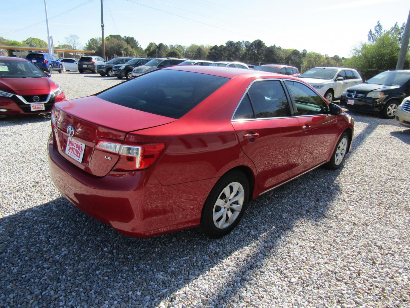 2014 Red Toyota Camry SE (4T1BF1FK3EU) with an 2.5L L4 DOHC 16V engine, Automatic transmission, located at 15016 S Hwy 231, Midland City, AL, 36350, (334) 983-3001, 31.306210, -85.495277 - Photo#7