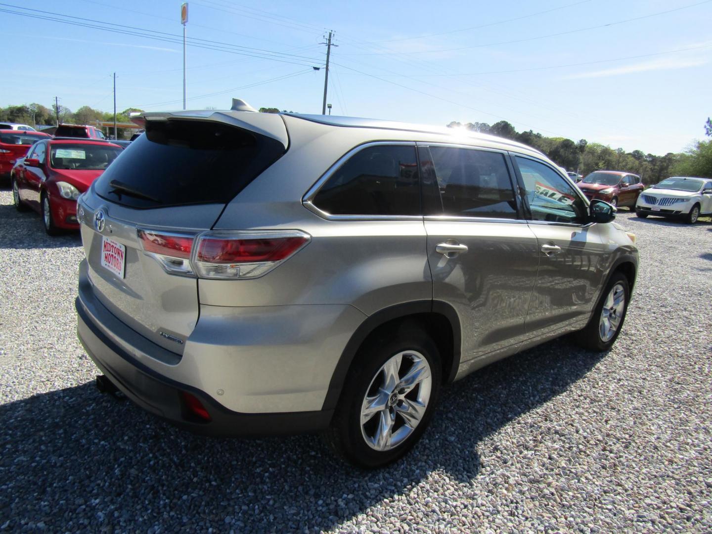 2016 Tan Toyota Highlander (5TDYKRFH4GS) with an 3.5L V6 DOHC 24V engine, Automatic transmission, located at 15016 S Hwy 231, Midland City, AL, 36350, (334) 983-3001, 31.306210, -85.495277 - Photo#7