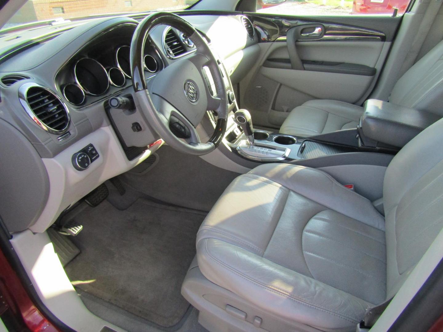 2015 Red Buick Enclave Premium FWD (5GAKRCKD9FJ) with an 3.6L V6 DOHC 24V engine, Automatic transmission, located at 15016 S Hwy 231, Midland City, AL, 36350, (334) 983-3001, 31.306210, -85.495277 - Photo#3