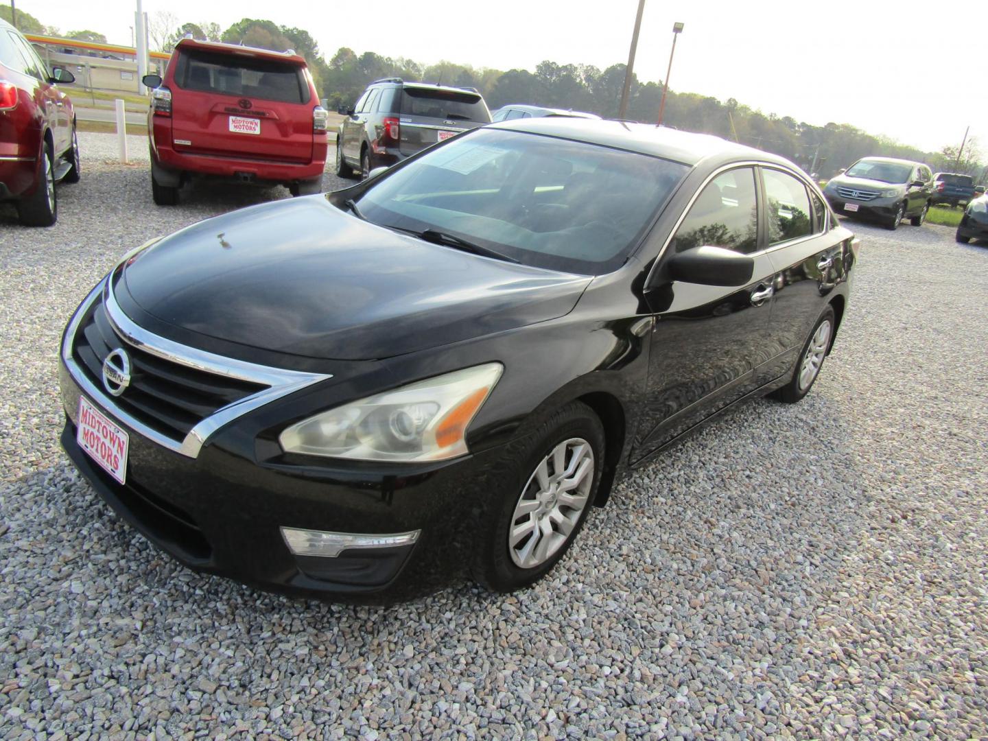 2015 Black Nissan Altima 2.5 S (1N4AL3AP3FC) with an 2.5L L4 DOHC 16V engine, Automatic transmission, located at 15016 S Hwy 231, Midland City, AL, 36350, (334) 983-3001, 31.306210, -85.495277 - Photo#2