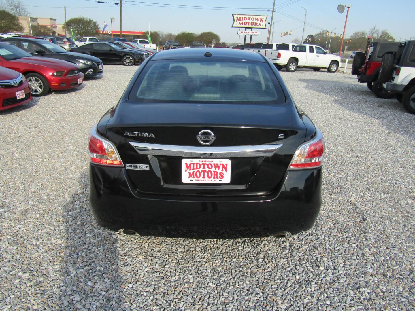 2015 Black Nissan Altima 2.5 S (1N4AL3AP3FC) with an 2.5L L4 DOHC 16V engine, Automatic transmission, located at 15016 S Hwy 231, Midland City, AL, 36350, (334) 983-3001, 31.306210, -85.495277 - Photo#6