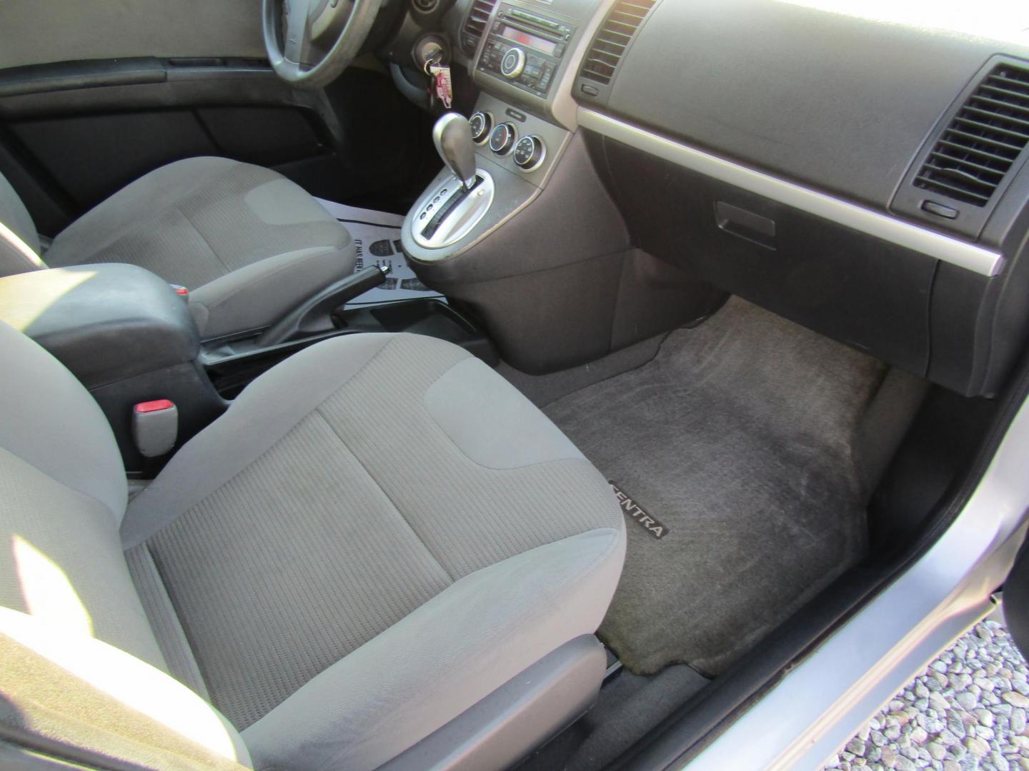 2011 Silver Nissan Sentra 2.0 (3N1AB6AP5BL) with an 2.0L L4 DOHC 16V engine, Automatic transmission, located at 15016 S Hwy 231, Midland City, AL, 36350, (334) 983-3001, 31.306210, -85.495277 - Photo#7