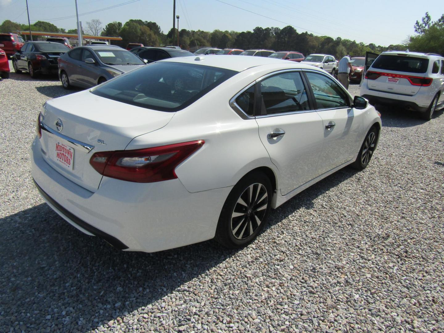 2018 White Nissan Altima 2.5 (1N4AL3AP5JC) with an 2.5L L4 DOHC 16V engine, Automatic transmission, located at 15016 S Hwy 231, Midland City, AL, 36350, (334) 983-3001, 31.306210, -85.495277 - Photo#6