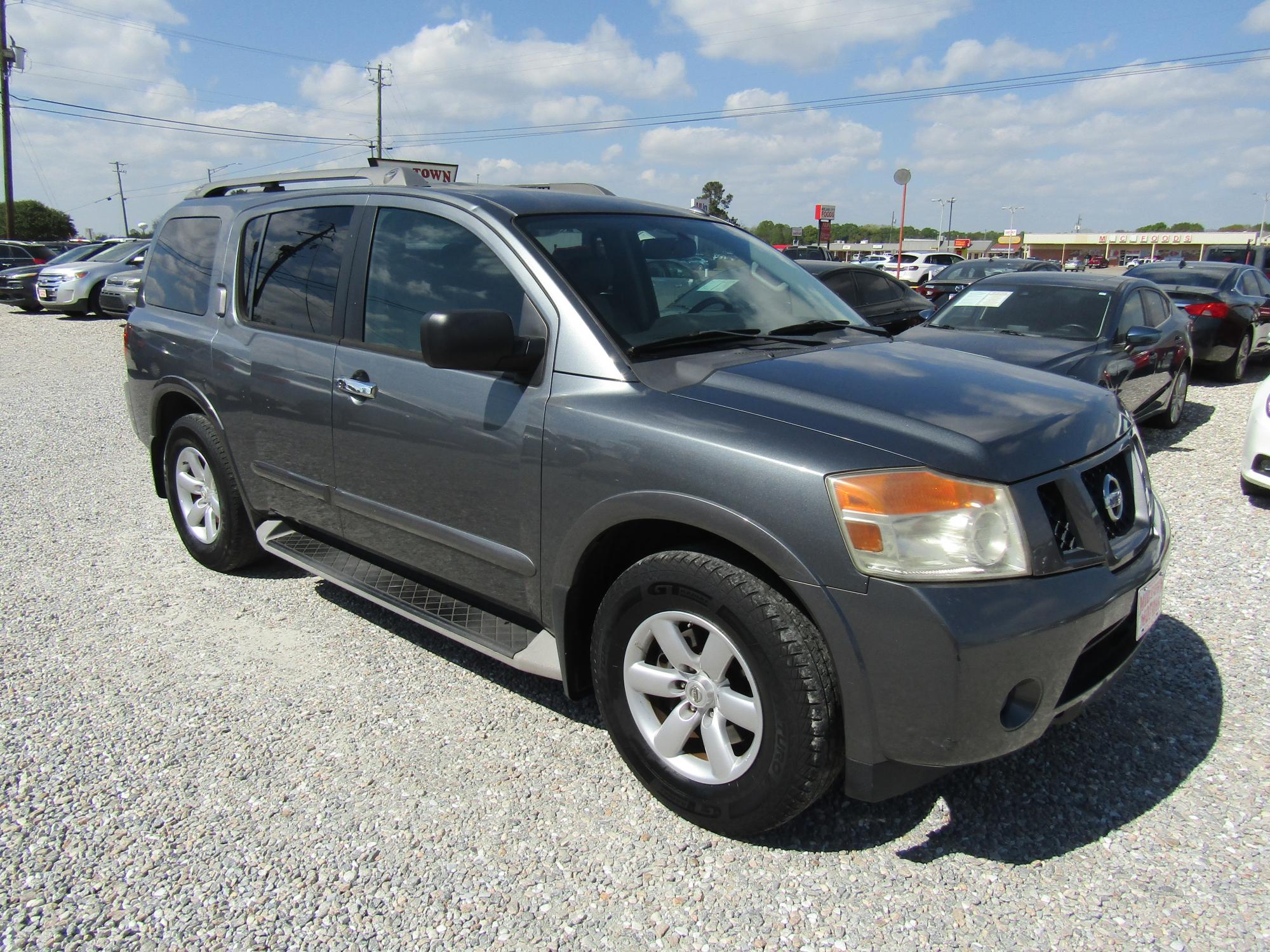 photo of 2014 Nissan Armada 
