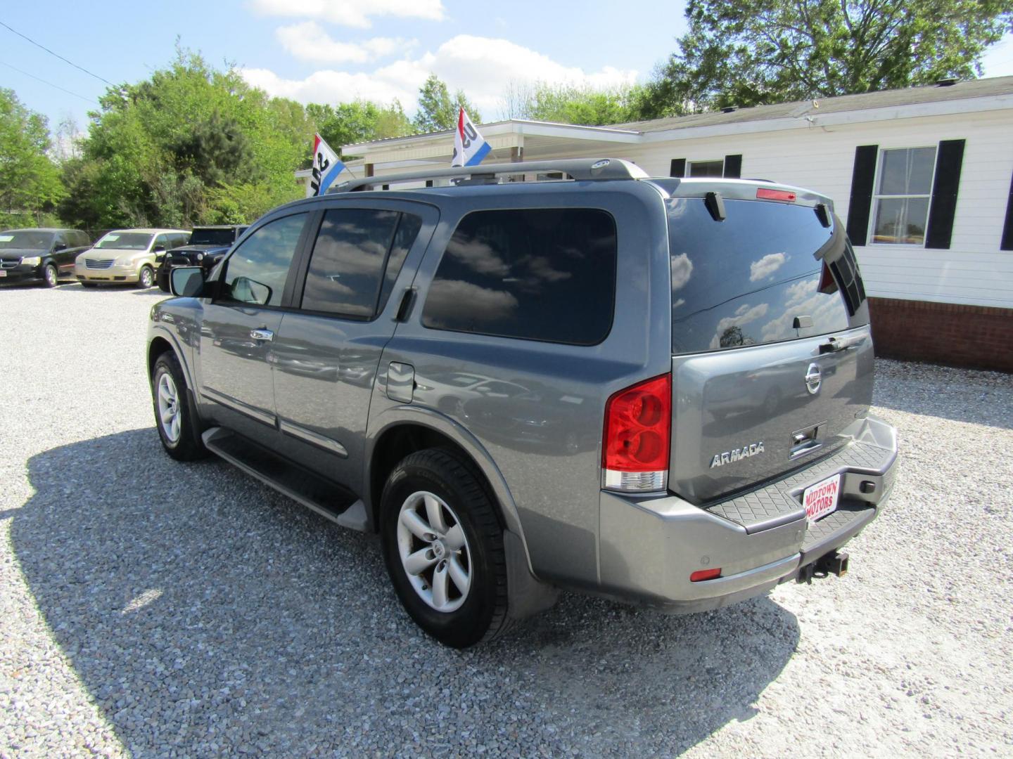 2014 Gray Nissan Armada SL 2WD (5N1BA0ND3EN) with an 5.6L V8 DOHC 32V FFV engine, 5-Speed Automatic transmission, located at 15016 S Hwy 231, Midland City, AL, 36350, (334) 983-3001, 31.306210, -85.495277 - Photo#5