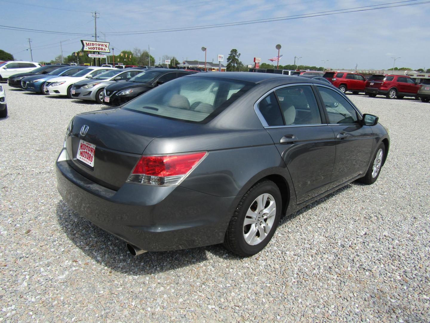 2009 Gray Honda Accord LX-P Sedan AT (1HGCP26489A) with an 2.4L L4 DOHC 16V engine, Automatic transmission, located at 15016 S Hwy 231, Midland City, AL, 36350, (334) 983-3001, 31.306210, -85.495277 - Photo#6