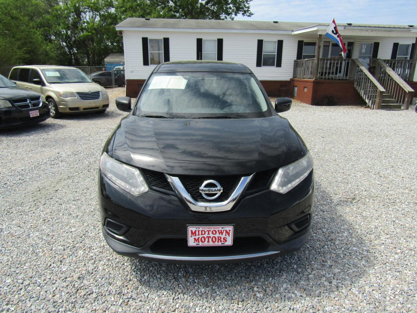 2016 Black Nissan Rogue S 2WD (KNMAT2MTXGP) with an 2.5L L4 DOHC 16V engine, Automatic transmission, located at 15016 S Hwy 231, Midland City, AL, 36350, (334) 983-3001, 31.306210, -85.495277 - Photo#1