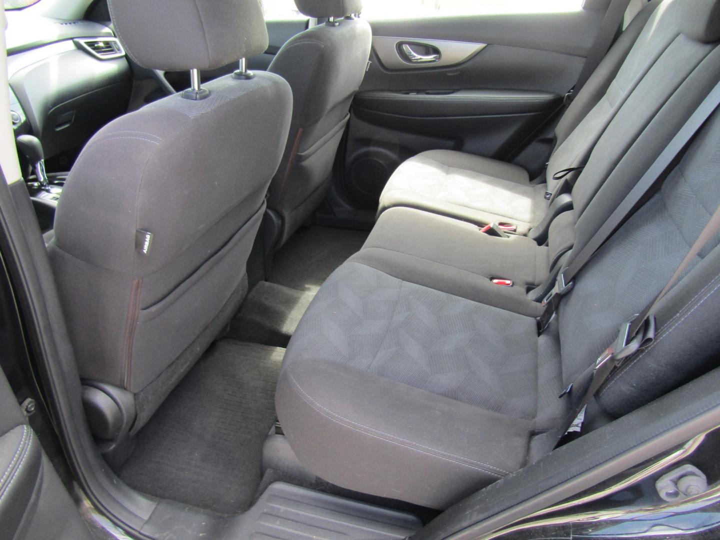 2016 Black Nissan Rogue S 2WD (KNMAT2MTXGP) with an 2.5L L4 DOHC 16V engine, Automatic transmission, located at 15016 S Hwy 231, Midland City, AL, 36350, (334) 983-3001, 31.306210, -85.495277 - Photo#3