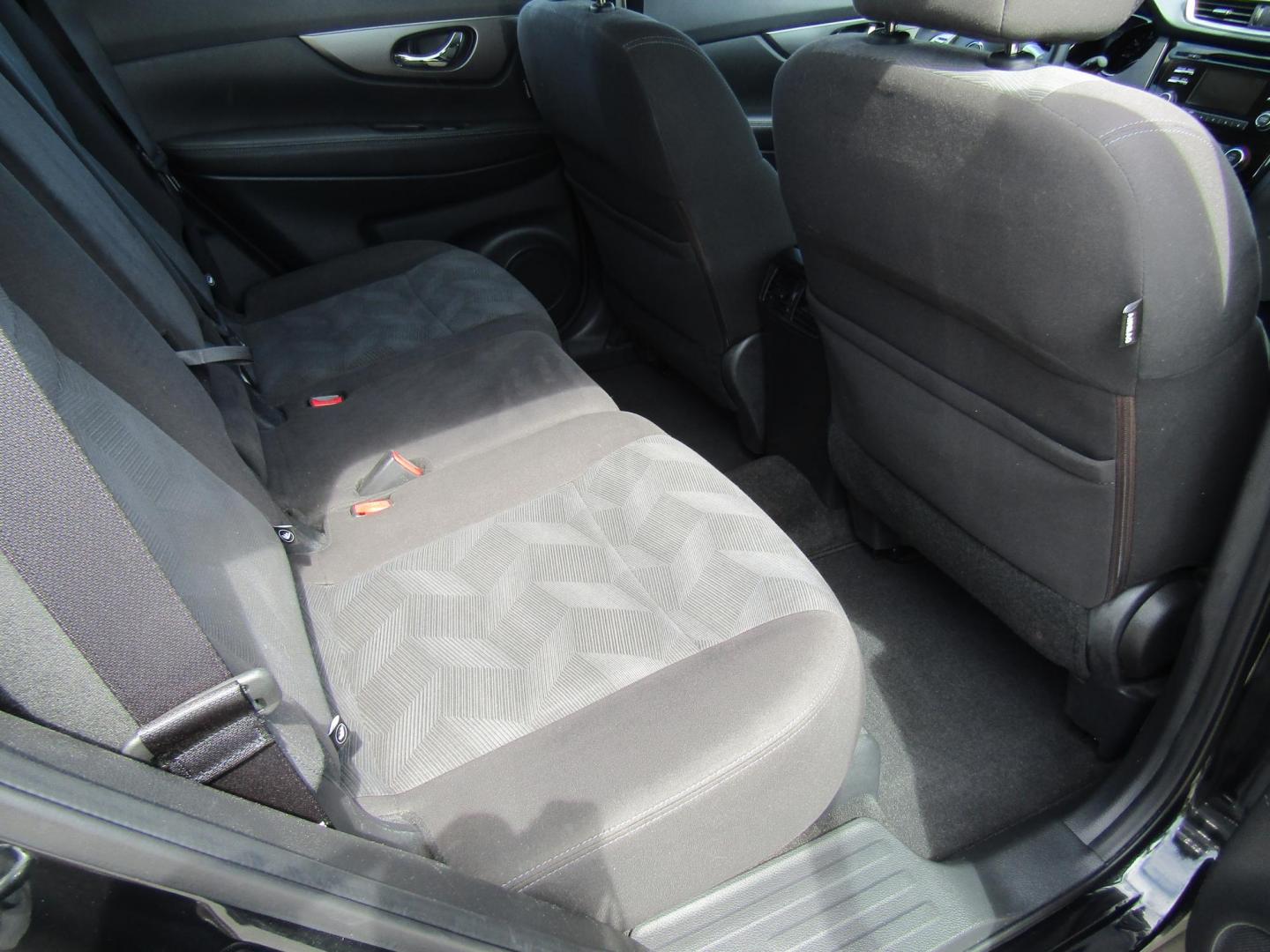 2016 Black Nissan Rogue S 2WD (KNMAT2MTXGP) with an 2.5L L4 DOHC 16V engine, Automatic transmission, located at 15016 S Hwy 231, Midland City, AL, 36350, (334) 983-3001, 31.306210, -85.495277 - Photo#6