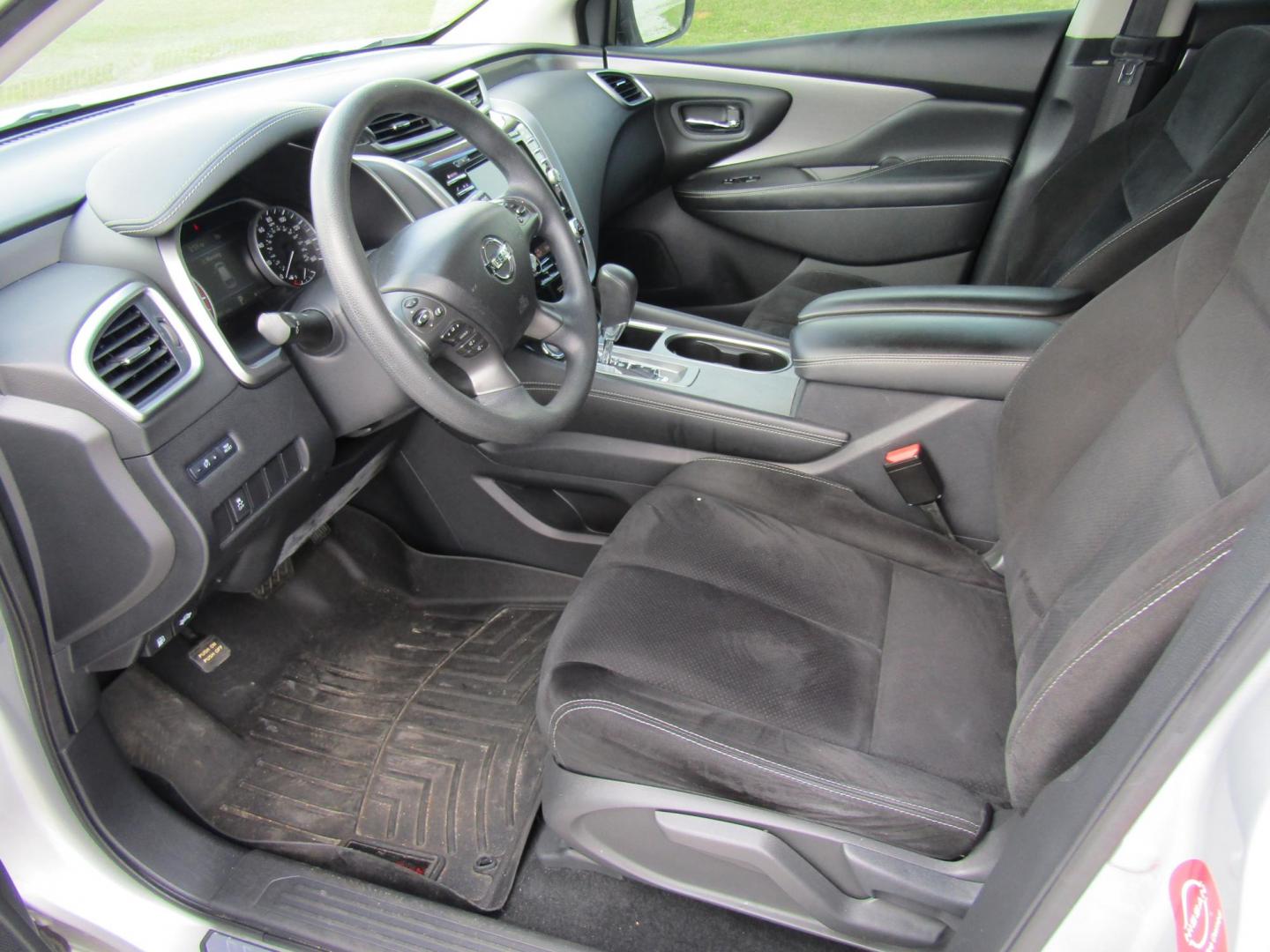 2020 Silver Nissan Murano S (5N1AZ2AJXLN) with an 3.5L V6 DOHC 24V engine, Automatic transmission, located at 15016 S Hwy 231, Midland City, AL, 36350, (334) 983-3001, 31.306210, -85.495277 - Photo#3