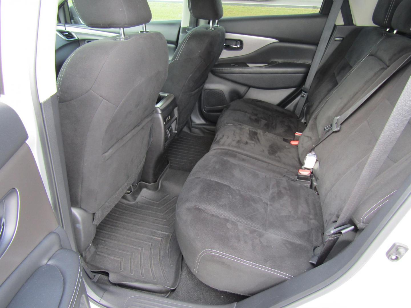 2020 Silver Nissan Murano S (5N1AZ2AJXLN) with an 3.5L V6 DOHC 24V engine, Automatic transmission, located at 15016 S Hwy 231, Midland City, AL, 36350, (334) 983-3001, 31.306210, -85.495277 - Photo#4