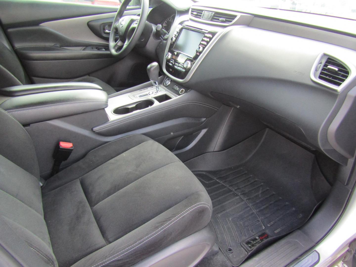 2020 Silver Nissan Murano S (5N1AZ2AJXLN) with an 3.5L V6 DOHC 24V engine, Automatic transmission, located at 15016 S Hwy 231, Midland City, AL, 36350, (334) 983-3001, 31.306210, -85.495277 - Photo#9