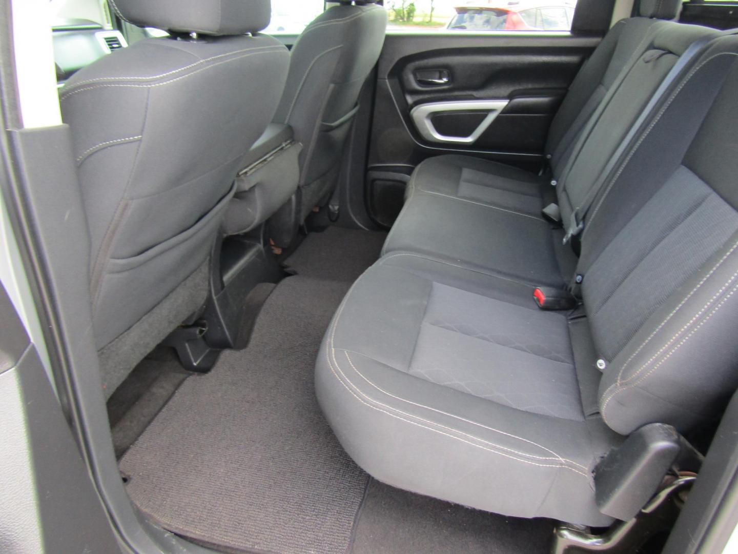 2017 Silver Nissan Titan S Crew Cab 2WD (1N6AA1EK7HN) with an 5.6L V8 DOHC 32V engine, Automatic transmission, located at 15016 S Hwy 231, Midland City, AL, 36350, (334) 983-3001, 31.306210, -85.495277 - Photo#3