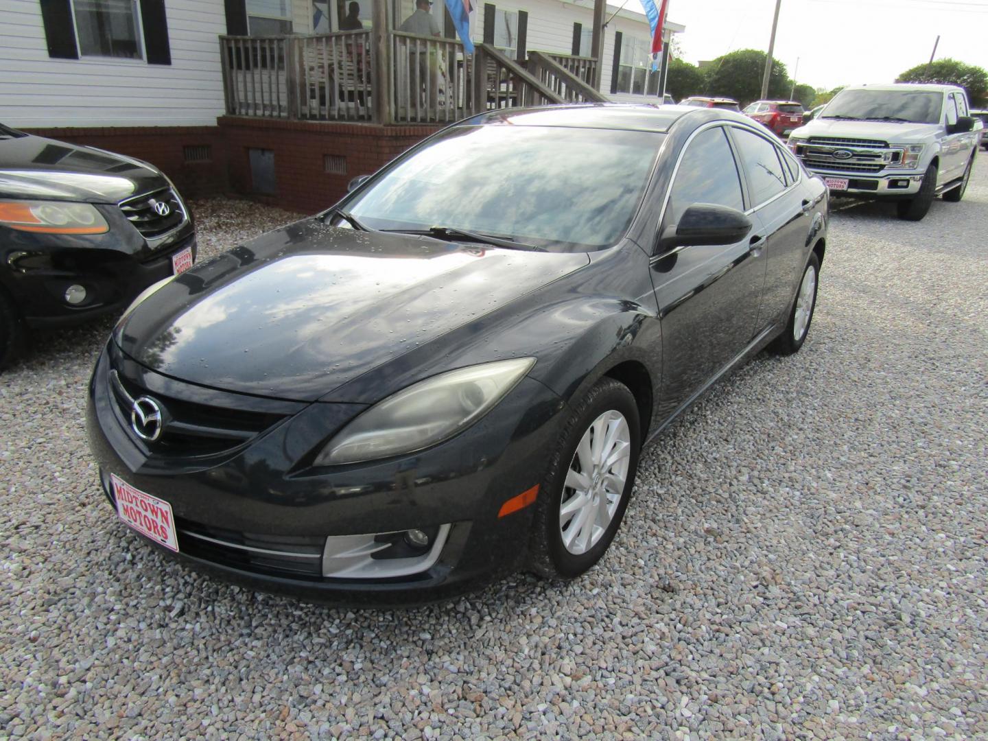 2013 Gray Mazda MAZDA6 i Touring (1YVHZ8DH6D5) with an 2.5L L4 DOHC 16V engine, Automatic transmission, located at 15016 S Hwy 231, Midland City, AL, 36350, (334) 983-3001, 31.306210, -85.495277 - Photo#2
