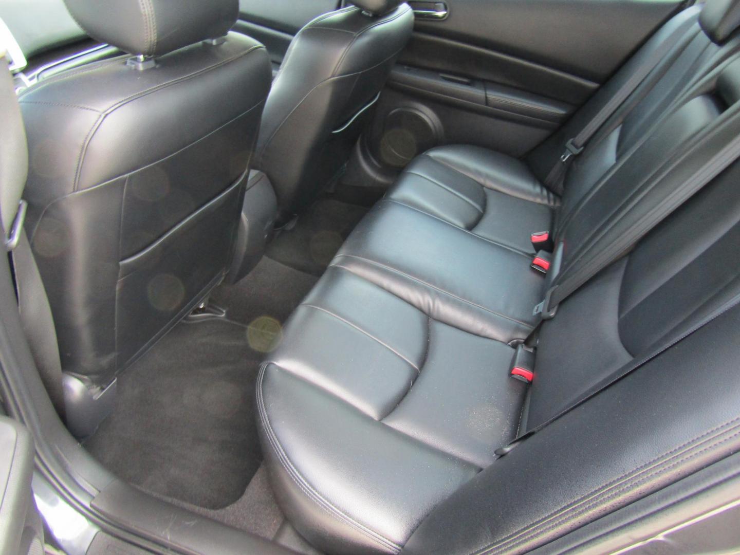 2013 Gray Mazda MAZDA6 i Touring (1YVHZ8DH6D5) with an 2.5L L4 DOHC 16V engine, Automatic transmission, located at 15016 S Hwy 231, Midland City, AL, 36350, (334) 983-3001, 31.306210, -85.495277 - Photo#5