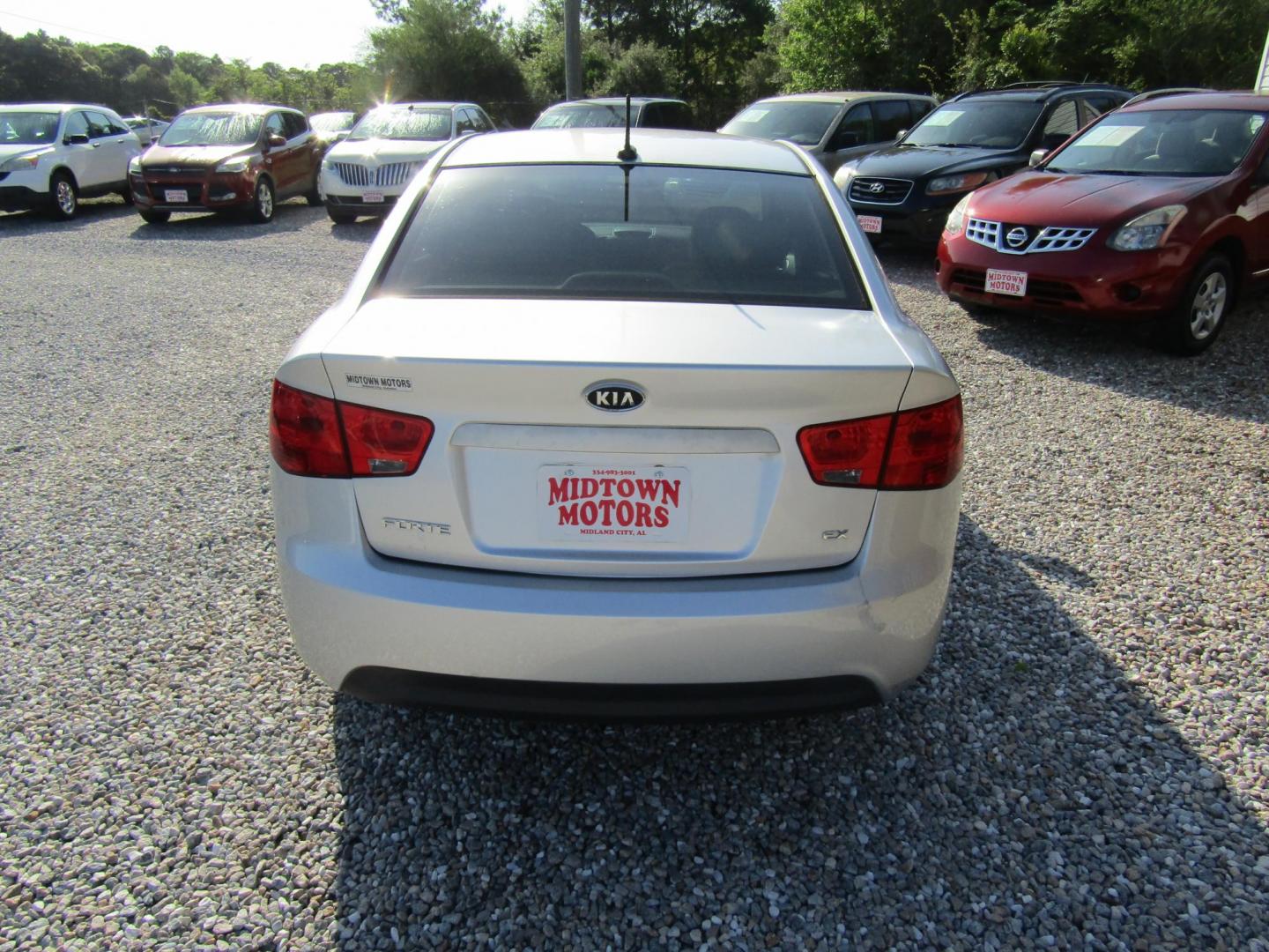 2012 Silver Kia Forte EX (KNAFU4A24C5) with an 2.0L L4 DOHC 16V engine, Automatic transmission, located at 15016 S Hwy 231, Midland City, AL, 36350, (334) 983-3001, 31.306210, -85.495277 - Photo#6