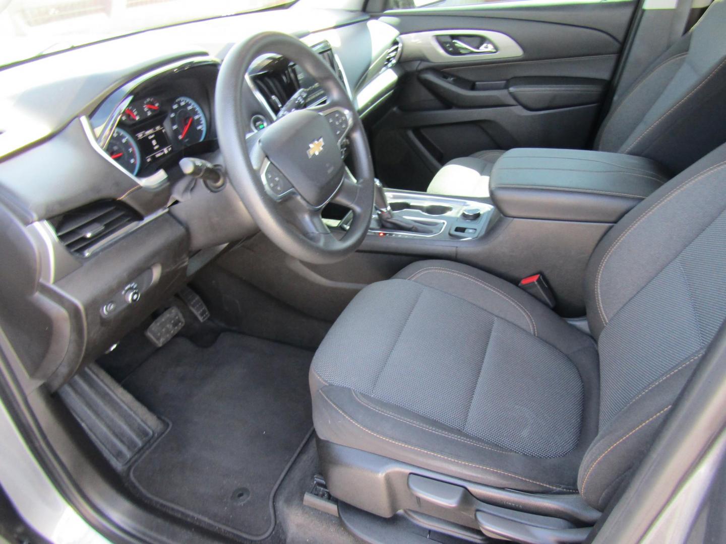 2019 Gray Chevrolet Traverse LS FWD (1GNERFKW6KJ) with an 3.6L V6 DOHC 24V engine, Automatic transmission, located at 15016 S Hwy 231, Midland City, AL, 36350, (334) 983-3001, 31.306210, -85.495277 - Photo#3