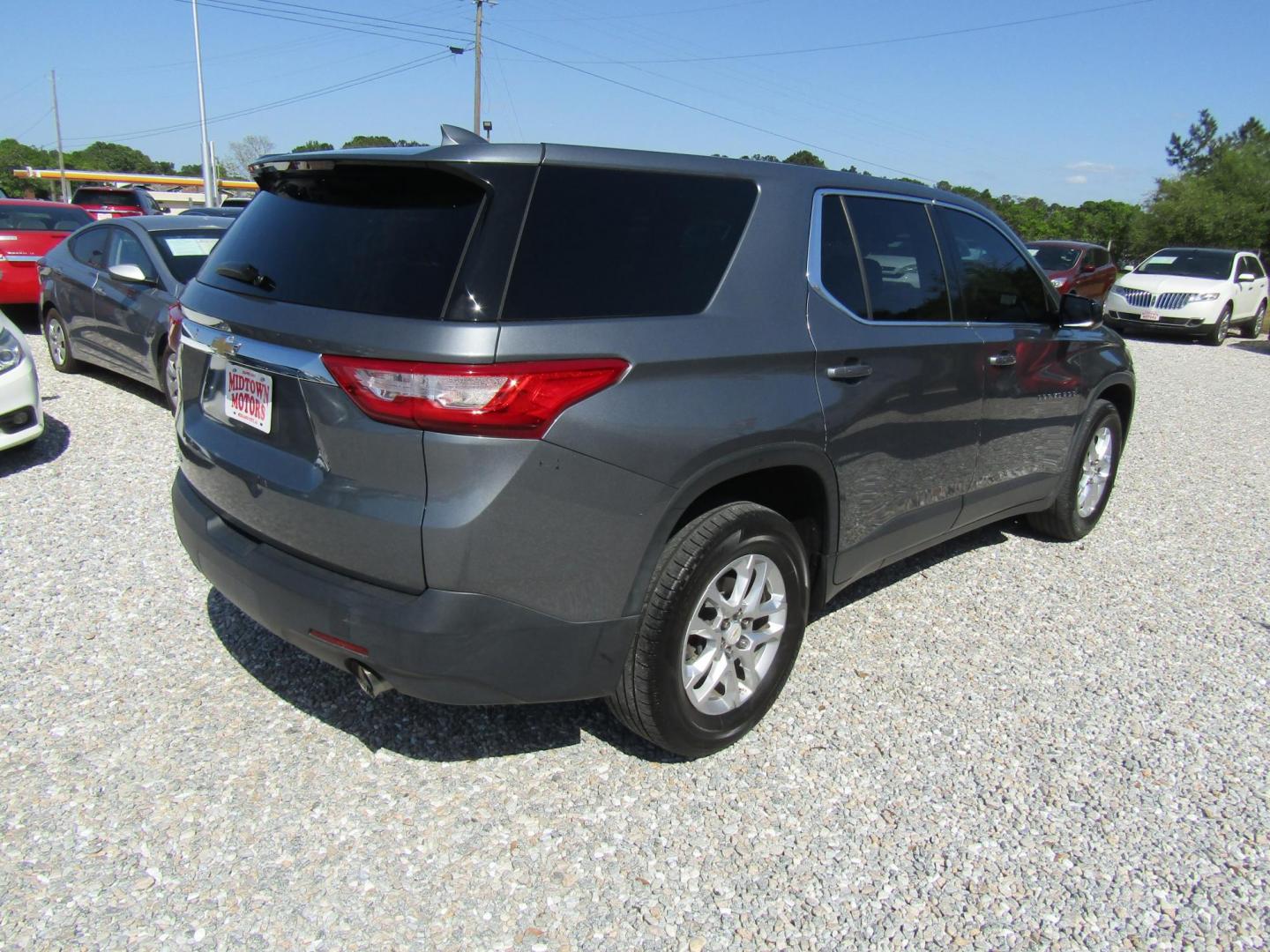 2019 Gray Chevrolet Traverse LS FWD (1GNERFKW6KJ) with an 3.6L V6 DOHC 24V engine, Automatic transmission, located at 15016 S Hwy 231, Midland City, AL, 36350, (334) 983-3001, 31.306210, -85.495277 - Photo#7