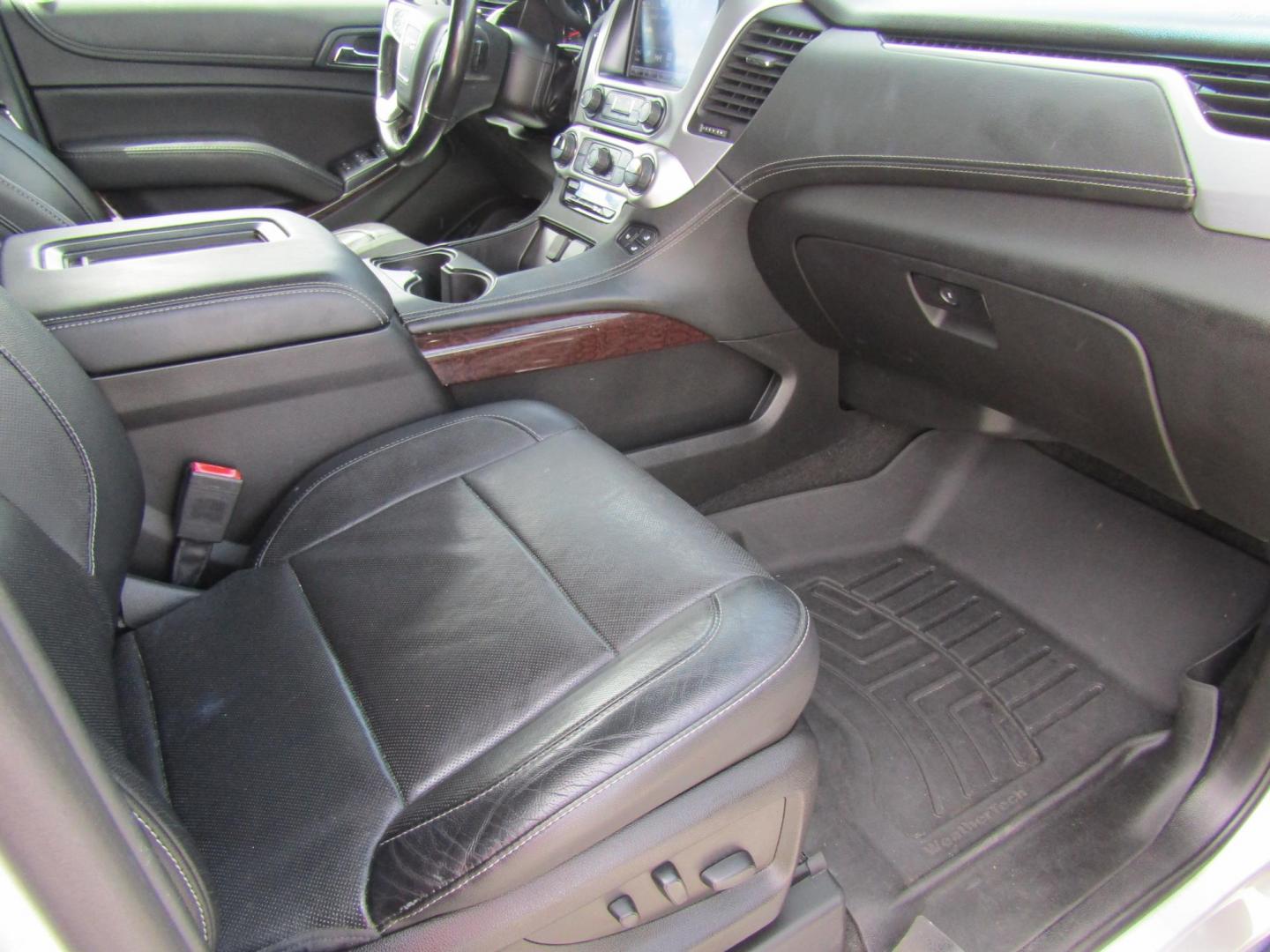 2018 Silver GMC Yukon XL SLT 2WD (1GKS1GKC7JR) with an 5.3L V8 OHV 16V engine, Automatic transmission, located at 15016 S Hwy 231, Midland City, AL, 36350, (334) 983-3001, 31.306210, -85.495277 - Photo#9