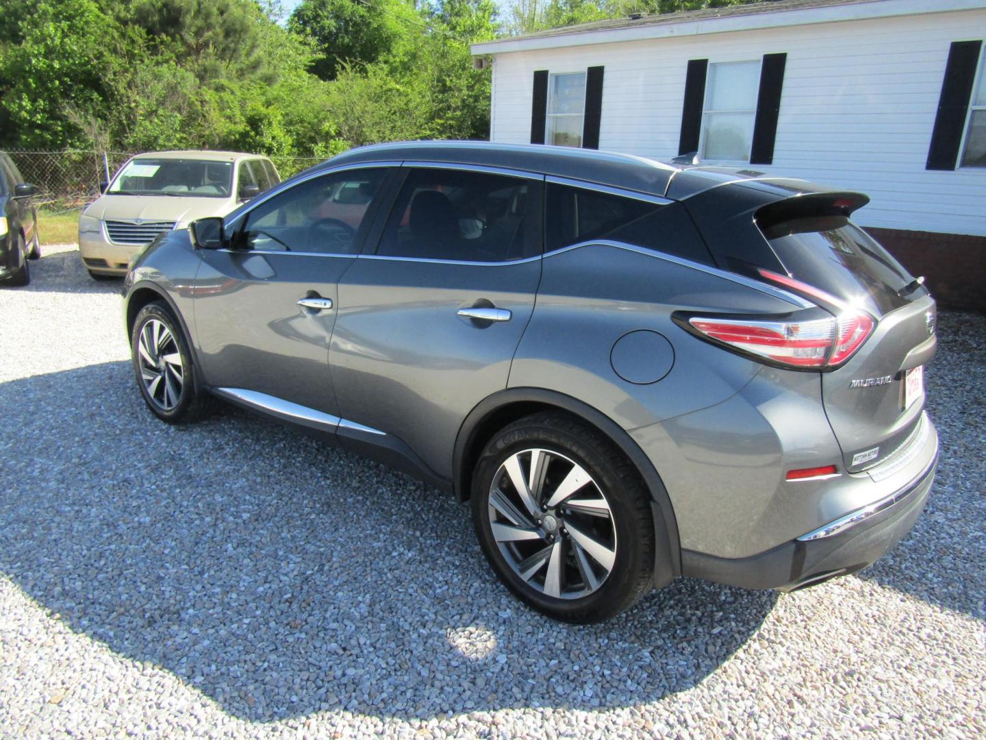 2015 Gray Nissan Murano Platinum FWD (5N1AZ2MG3FN) with an 3.5L V6 DOHC 24V engine, Automatic transmission, located at 15016 S Hwy 231, Midland City, AL, 36350, (334) 983-3001, 31.306210, -85.495277 - Photo#5