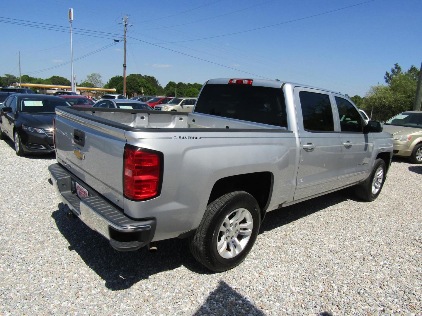 2017 Silver Chevrolet Silverado 1500 LT Crew Cab 2WD (3GCPCREC4HG) with an 5.3L V8 OHV 16V engine, Automatic transmission, located at 15016 S Hwy 231, Midland City, AL, 36350, (334) 983-3001, 31.306210, -85.495277 - Photo#7