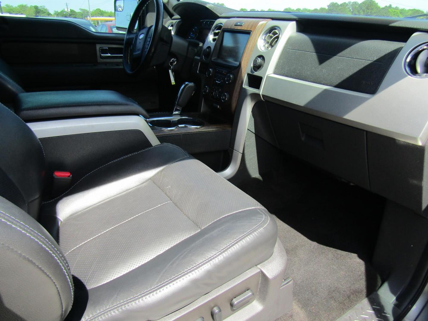 2013 Gray Ford F-150 Lariat SuperCab 6.5-ft. Bed 2WD (1FTFX1CF4DF) with an 5.0L V8 engine, Automatic transmission, located at 15016 S Hwy 231, Midland City, AL, 36350, (334) 983-3001, 31.306210, -85.495277 - Photo#8