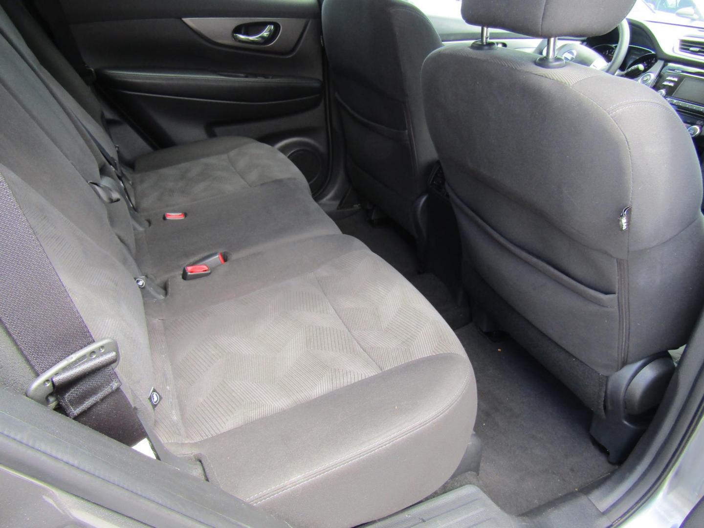 2016 Gray Nissan Rogue S 2WD (KNMAT2MT8GP) with an 2.5L L4 DOHC 16V engine, Automatic transmission, located at 15016 S Hwy 231, Midland City, AL, 36350, (334) 983-3001, 31.306210, -85.495277 - Photo#7