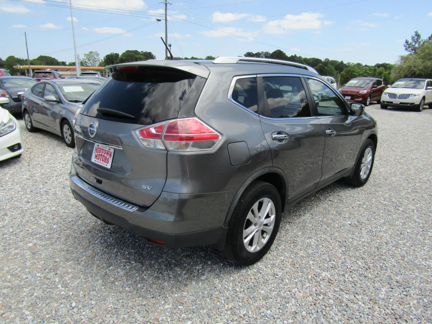 2016 Gray Nissan Rogue S 2WD (KNMAT2MT8GP) with an 2.5L L4 DOHC 16V engine, Automatic transmission, located at 15016 S Hwy 231, Midland City, AL, 36350, (334) 983-3001, 31.306210, -85.495277 - Photo#6