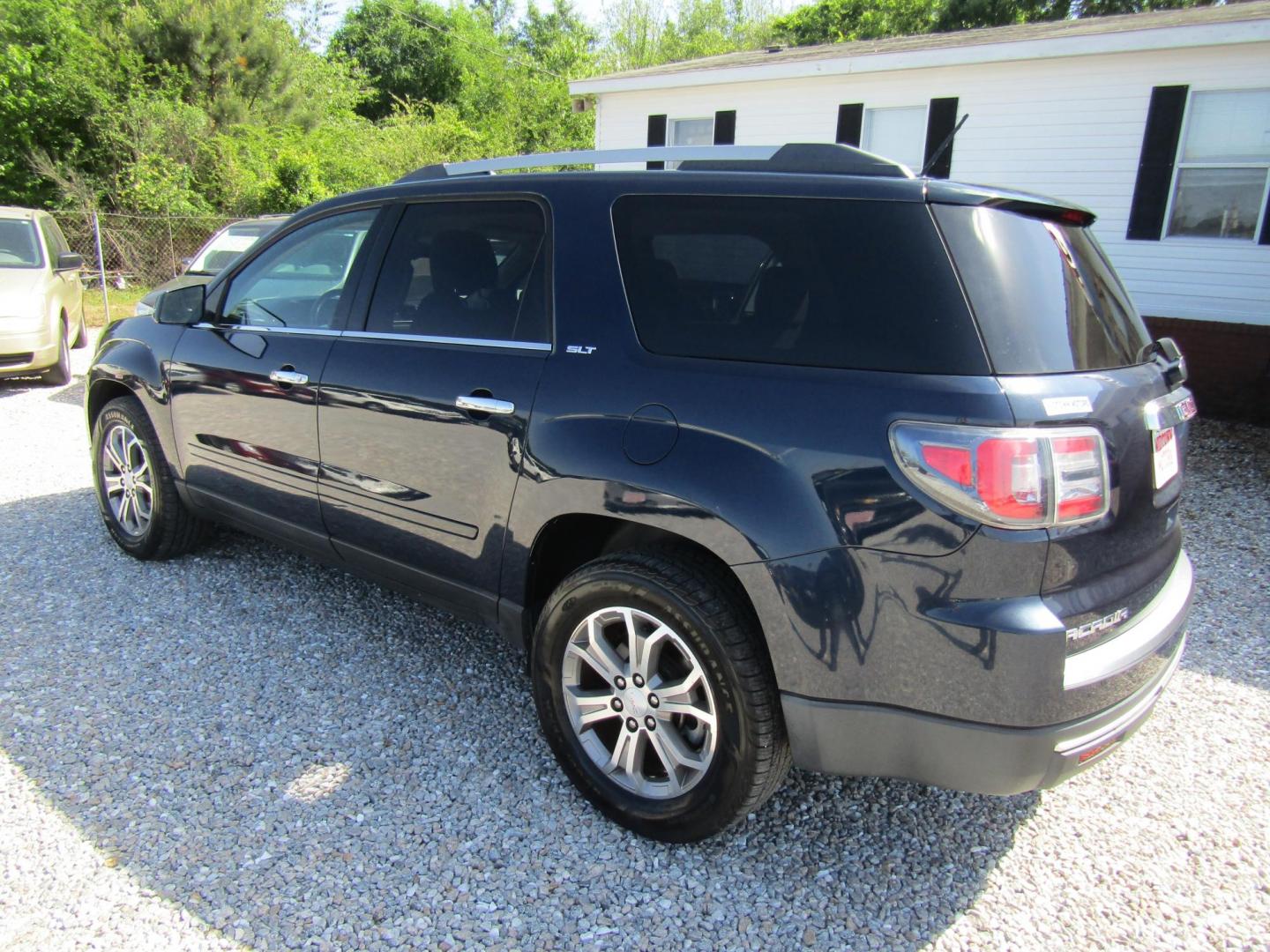 2015 Blue GMC Acadia SLT-1 FWD (1GKKRRKD9FJ) with an 3.6L V6 DOHC 24V engine, Automatic transmission, located at 15016 S Hwy 231, Midland City, AL, 36350, (334) 983-3001, 31.306210, -85.495277 - Photo#5