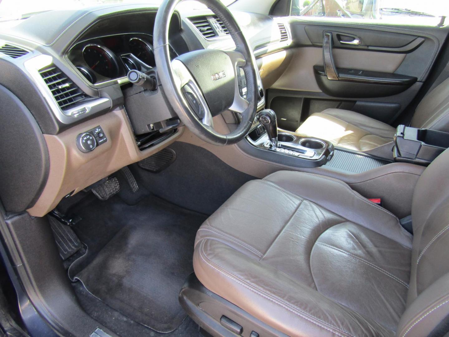 2015 Blue GMC Acadia SLT-1 FWD (1GKKRRKD9FJ) with an 3.6L V6 DOHC 24V engine, Automatic transmission, located at 15016 S Hwy 231, Midland City, AL, 36350, (334) 983-3001, 31.306210, -85.495277 - Photo#3