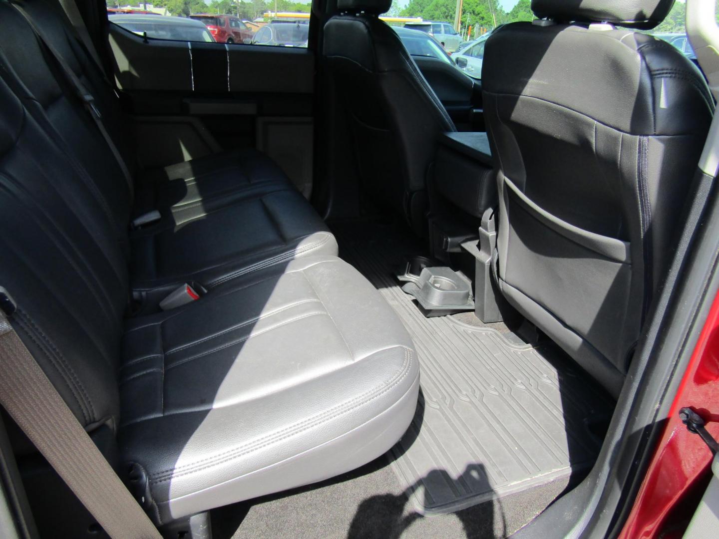 2015 Red Ford F-150 King-Ranch SuperCrew 5.5-ft. Bed 2WD (1FTEW1CF9FF) with an 5.0L V8 engine, Automatic transmission, located at 15016 S Hwy 231, Midland City, AL, 36350, (334) 983-3001, 31.306210, -85.495277 - Photo#7