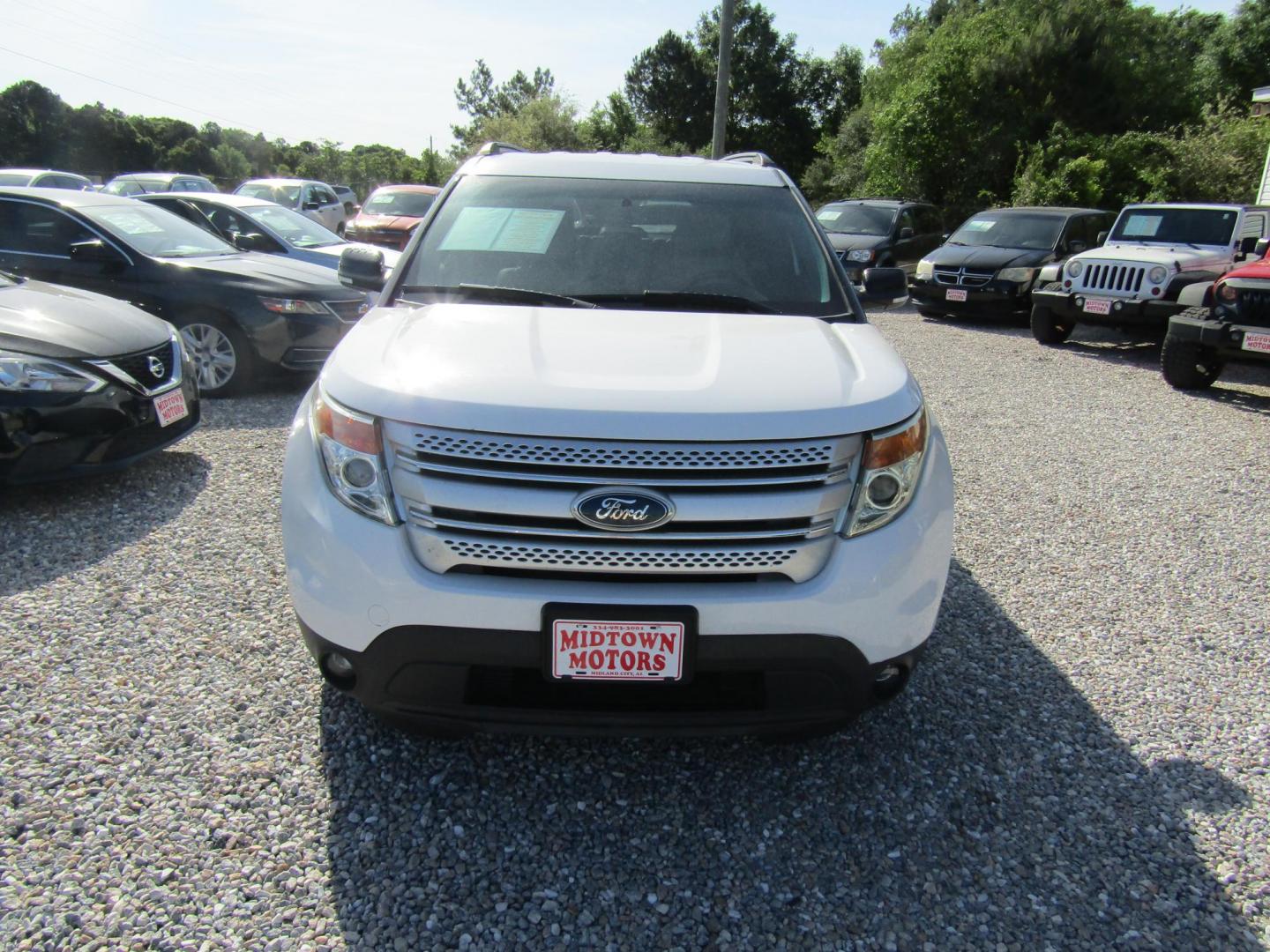 2014 White Ford Explorer XLT FWD (1FM5K7D84EG) with an 3.5L V6 DOHC 24V engine, Automatic transmission, located at 15016 S Hwy 231, Midland City, AL, 36350, (334) 983-3001, 31.306210, -85.495277 - Photo#1
