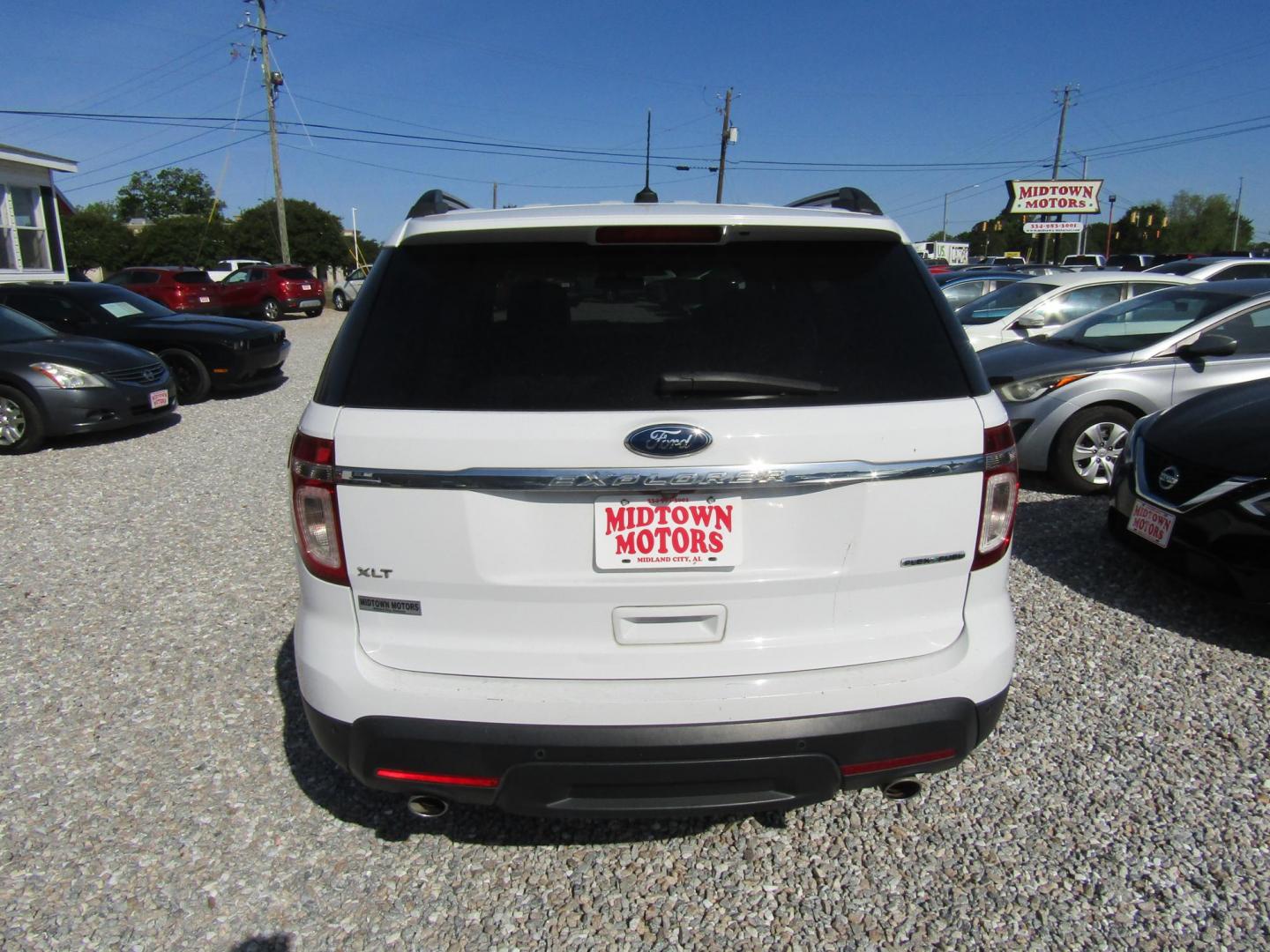 2014 White Ford Explorer XLT FWD (1FM5K7D84EG) with an 3.5L V6 DOHC 24V engine, Automatic transmission, located at 15016 S Hwy 231, Midland City, AL, 36350, (334) 983-3001, 31.306210, -85.495277 - Photo#6