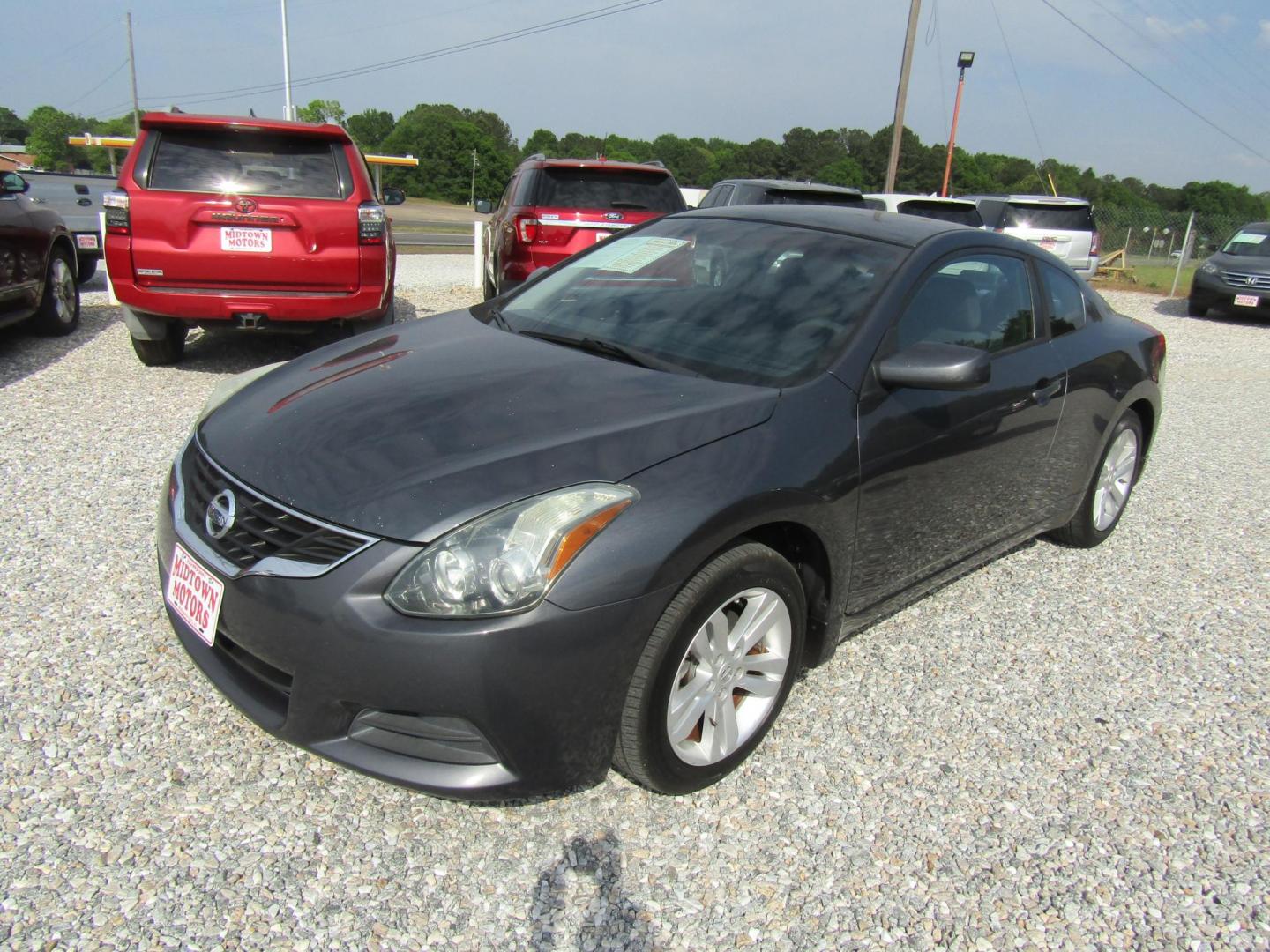 2013 Gray Nissan Altima 2.5 S CVT Coupe (1N4AL2EP4DC) with an 2.5L L4 DOHC 16V engine, Automatic transmission, located at 15016 S Hwy 231, Midland City, AL, 36350, (334) 983-3001, 31.306210, -85.495277 - Photo#4