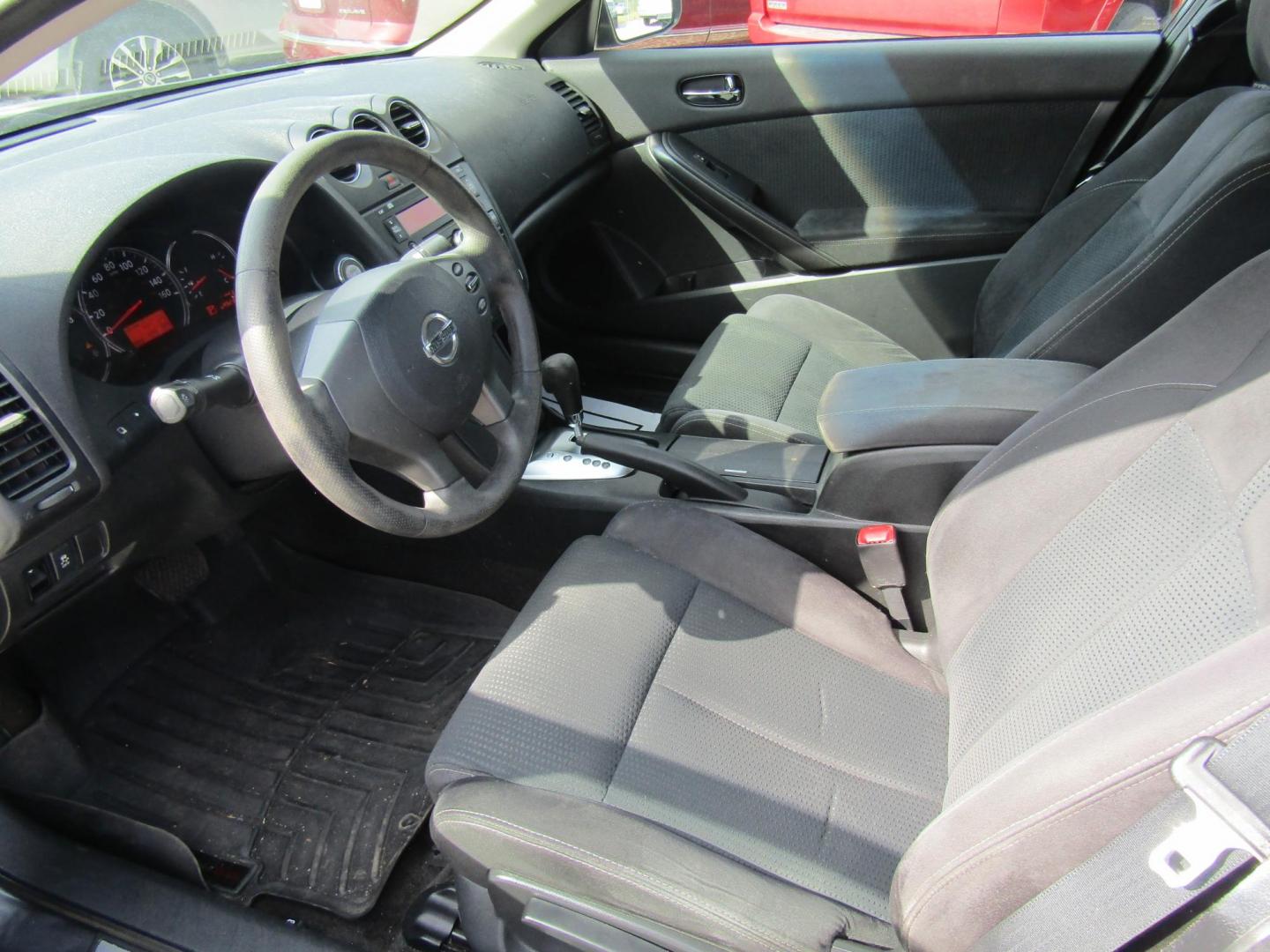 2013 Gray Nissan Altima 2.5 S CVT Coupe (1N4AL2EP4DC) with an 2.5L L4 DOHC 16V engine, Automatic transmission, located at 15016 S Hwy 231, Midland City, AL, 36350, (334) 983-3001, 31.306210, -85.495277 - Photo#5