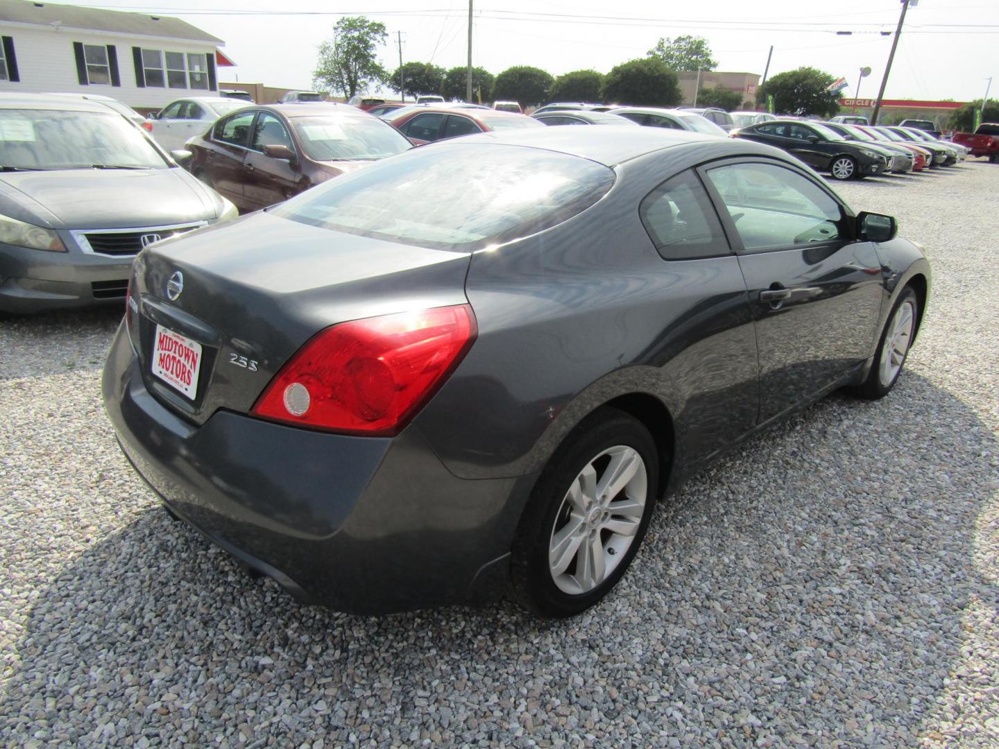 2013 Gray Nissan Altima 2.5 S CVT Coupe (1N4AL2EP4DC) with an 2.5L L4 DOHC 16V engine, Automatic transmission, located at 15016 S Hwy 231, Midland City, AL, 36350, (334) 983-3001, 31.306210, -85.495277 - Photo#8