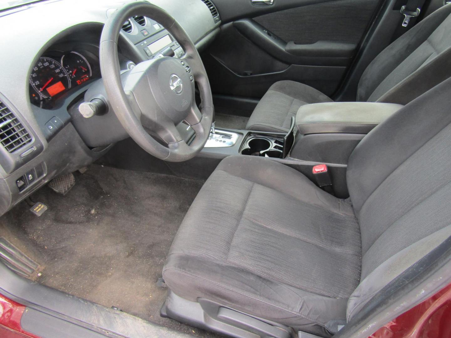 2011 Red Nissan Altima 2.5 S (1N4AL2APXBC) with an 2.5L L4 DOHC 16V engine, Automatic transmission, located at 15016 S Hwy 231, Midland City, AL, 36350, (334) 983-3001, 31.306210, -85.495277 - Photo#3