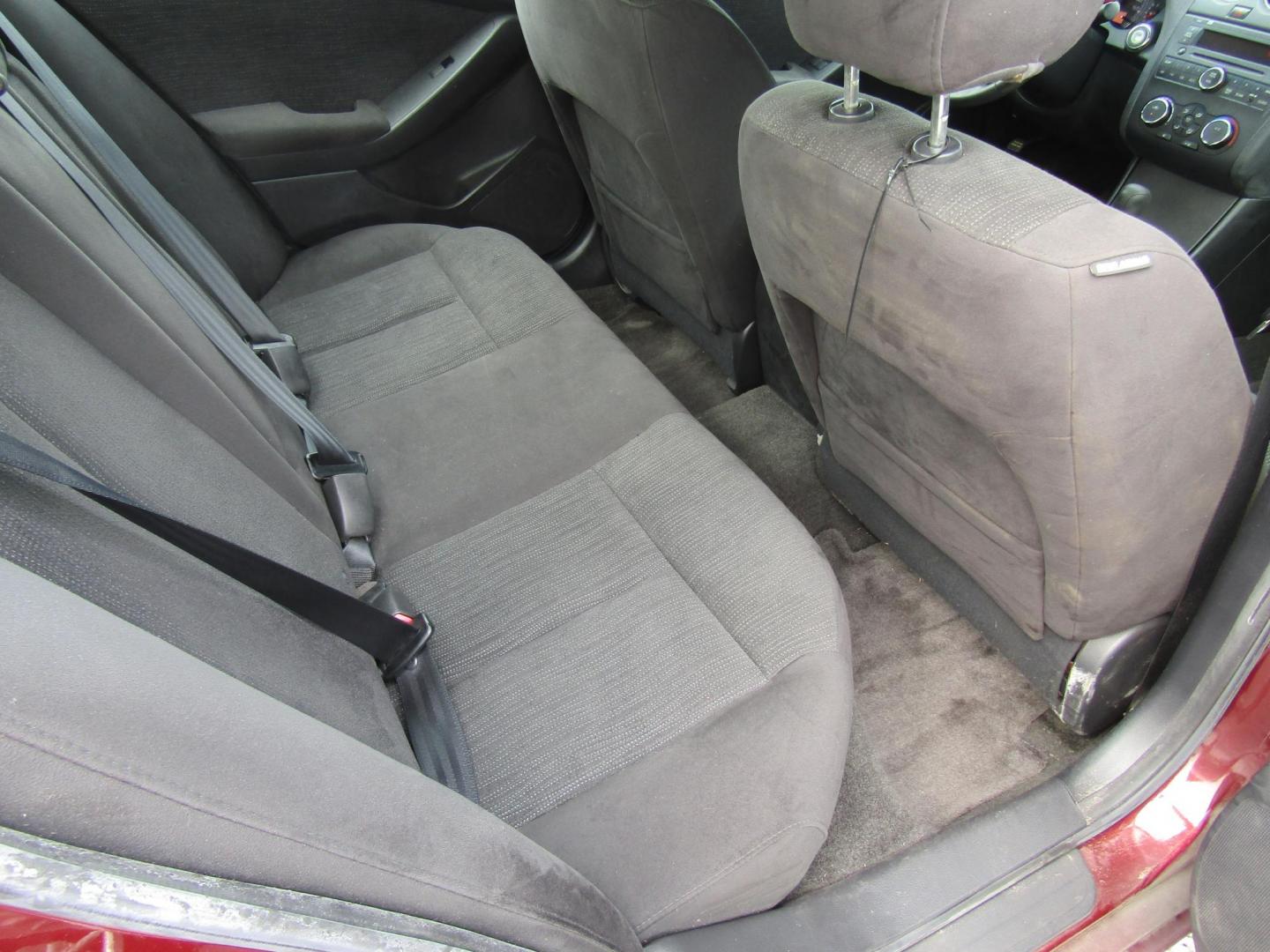 2011 Red Nissan Altima 2.5 S (1N4AL2APXBC) with an 2.5L L4 DOHC 16V engine, Automatic transmission, located at 15016 S Hwy 231, Midland City, AL, 36350, (334) 983-3001, 31.306210, -85.495277 - Photo#8