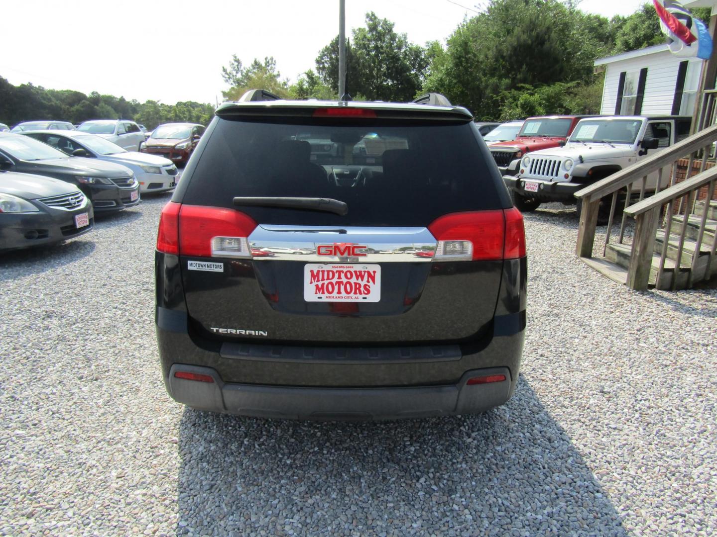 2011 Black GMC Terrain SLE2 FWD (2CTALSEC5B6) with an 2.4L L4 DOHC 16V engine, Automatic transmission, located at 15016 S Hwy 231, Midland City, AL, 36350, (334) 983-3001, 31.306210, -85.495277 - Photo#5