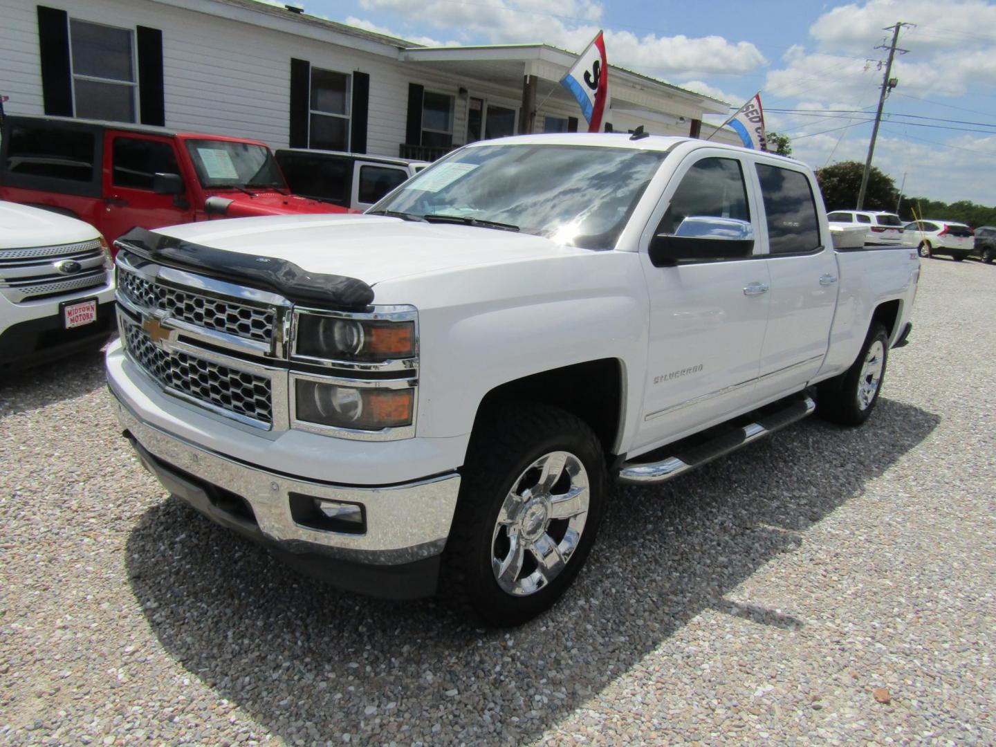 2014 White Chevrolet Silverado 1500 1LZ Crew Cab 4WD (3GCUKSEC2EG) with an 5.3L V8 OHV 16V engine, Automatic transmission, located at 15016 S Hwy 231, Midland City, AL, 36350, (334) 983-3001, 31.306210, -85.495277 - Photo#2