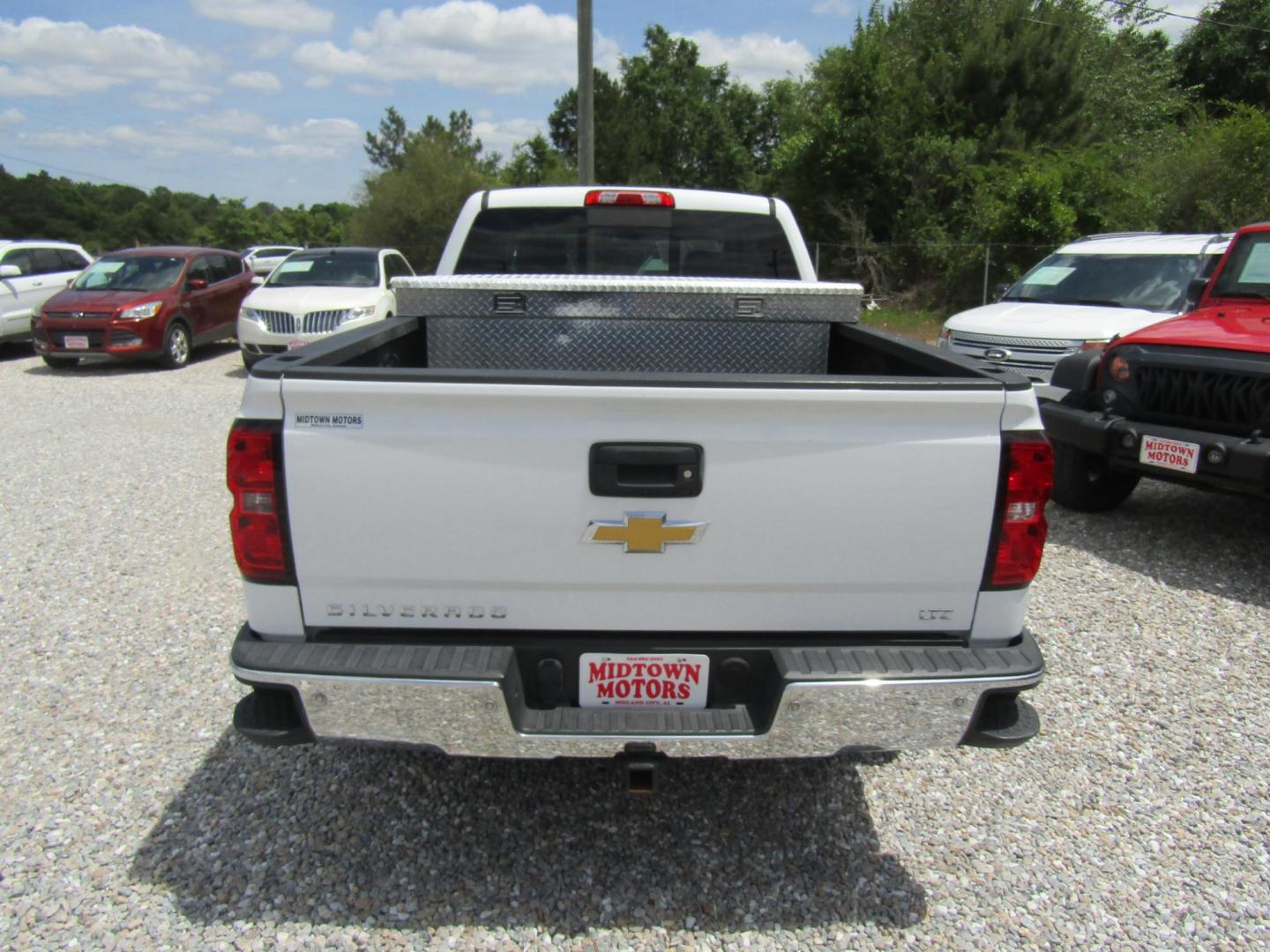 2014 White Chevrolet Silverado 1500 1LZ Crew Cab 4WD (3GCUKSEC2EG) with an 5.3L V8 OHV 16V engine, Automatic transmission, located at 15016 S Hwy 231, Midland City, AL, 36350, (334) 983-3001, 31.306210, -85.495277 - Photo#6