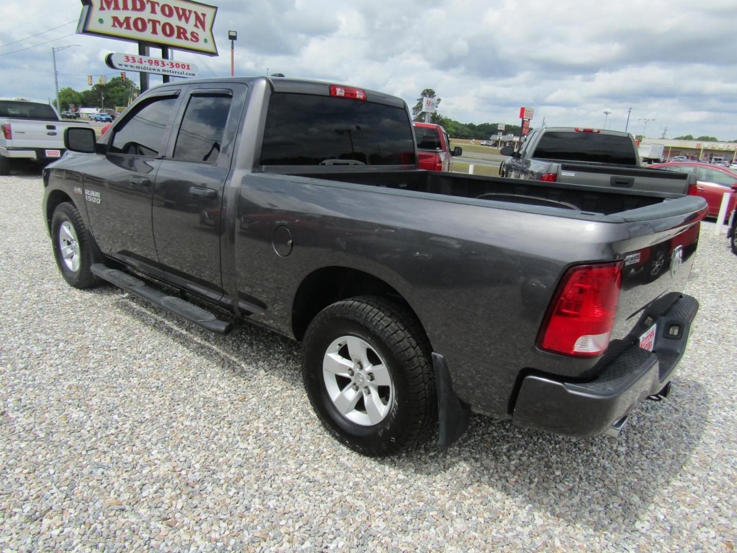 2017 Gray RAM 1500 Tradesman Quad Cab 2WD (1C6RR6FT1HS) with an 5.7L V8 OHV 16V engine, Automatic transmission, located at 15016 S Hwy 231, Midland City, AL, 36350, (334) 983-3001, 31.306210, -85.495277 - Photo#5