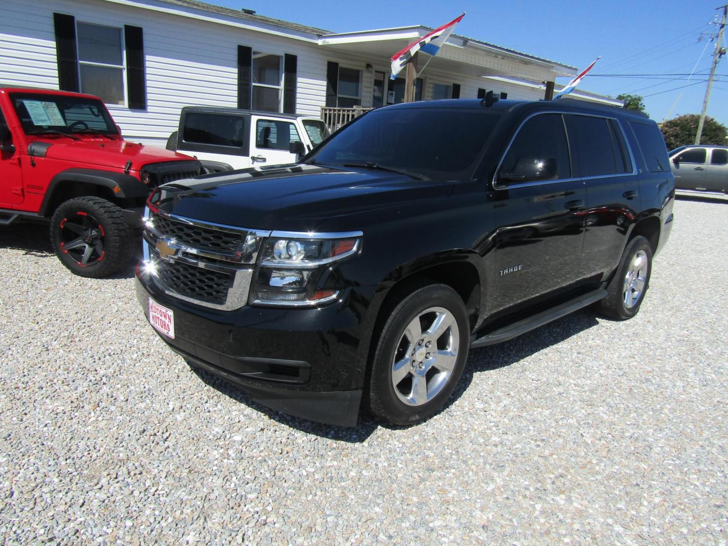 2018 Black Chevrolet Tahoe LT 2WD (1GNSCBKCXJR) with an 5.3L V8 OHV 16V engine, Automatic transmission, located at 15016 S Hwy 231, Midland City, AL, 36350, (334) 983-3001, 31.306210, -85.495277 - Photo#2