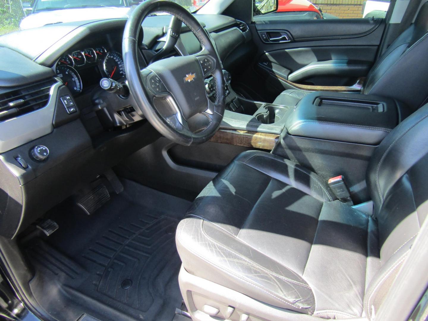 2018 Black Chevrolet Tahoe LT 2WD (1GNSCBKCXJR) with an 5.3L V8 OHV 16V engine, Automatic transmission, located at 15016 S Hwy 231, Midland City, AL, 36350, (334) 983-3001, 31.306210, -85.495277 - Photo#3