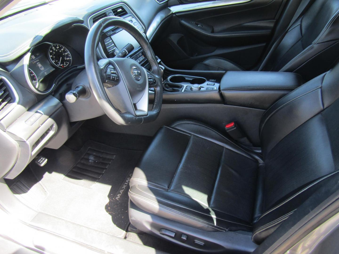 2020 Gray Nissan Maxima 3.5 SV (1N4AA6CV9LC) with an 3.5L V6 DOHC 24V engine, Automatic transmission, located at 15016 S Hwy 231, Midland City, AL, 36350, (334) 983-3001, 31.306210, -85.495277 - Photo#3