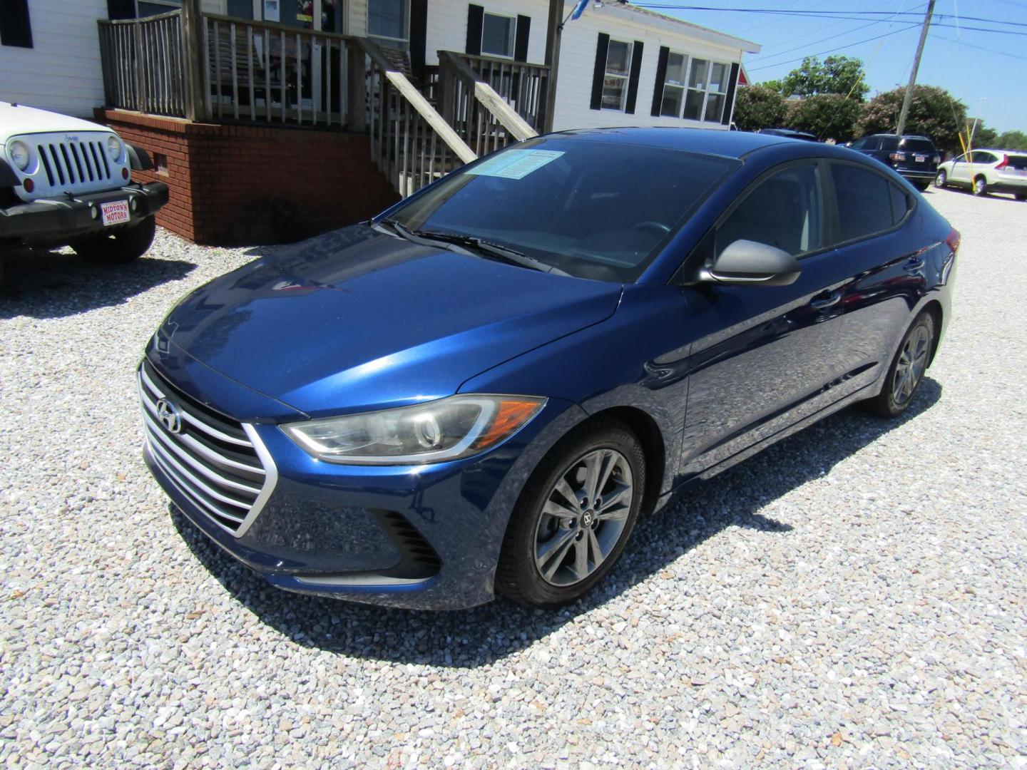 2018 Blue Hyundai Elantra Limited (5NPD84LF1JH) with an 1.8L L4 DOHC 16V engine, Automatic transmission, located at 15016 S Hwy 231, Midland City, AL, 36350, (334) 983-3001, 31.306210, -85.495277 - Photo#2