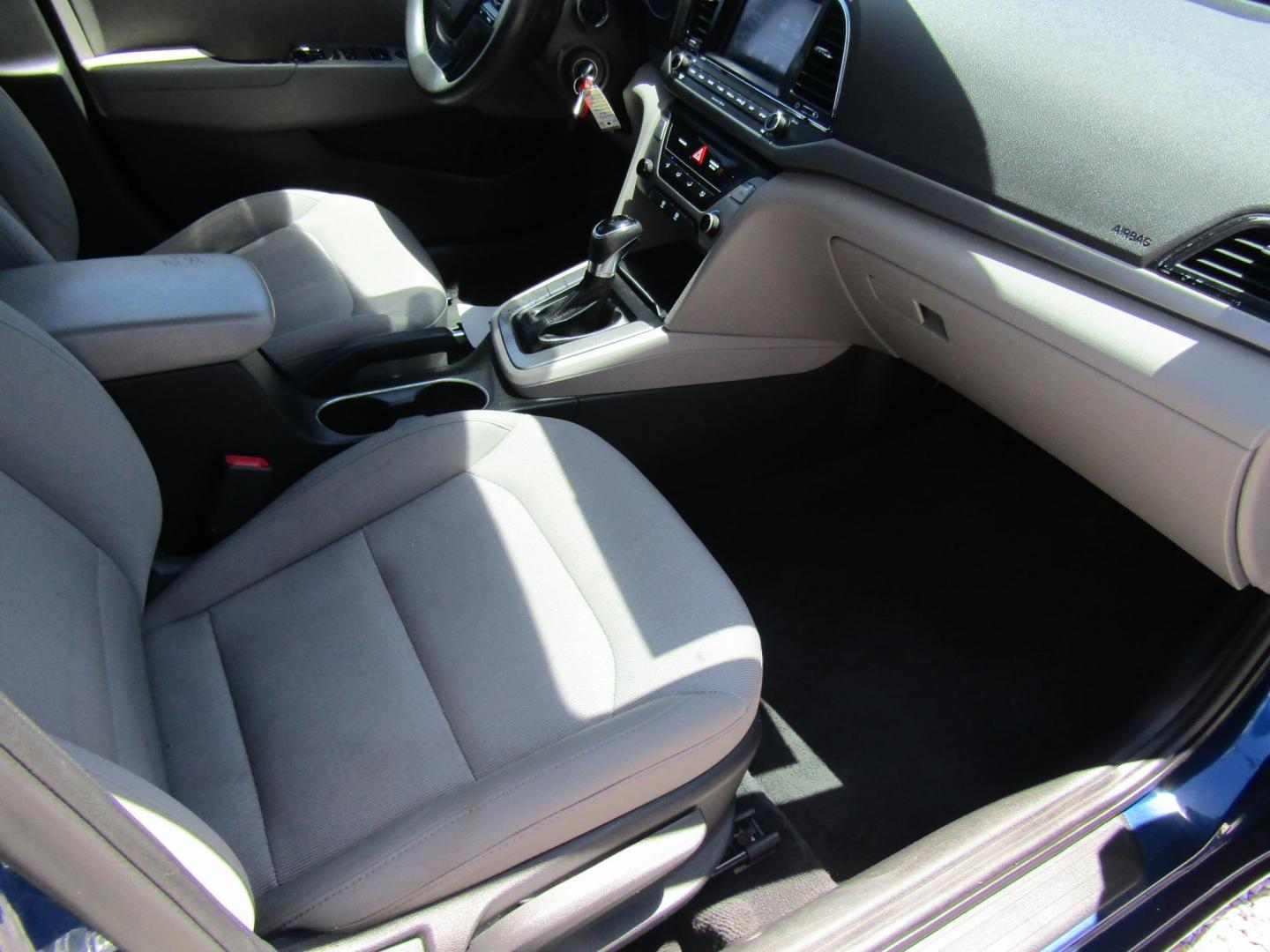 2018 Blue Hyundai Elantra Limited (5NPD84LF1JH) with an 1.8L L4 DOHC 16V engine, Automatic transmission, located at 15016 S Hwy 231, Midland City, AL, 36350, (334) 983-3001, 31.306210, -85.495277 - Photo#9