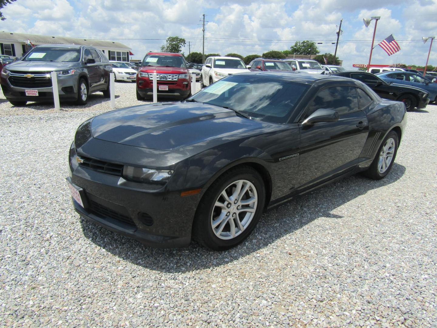 2014 Gray Chevrolet Camaro 2LS Coupe (2G1FA1E32E9) with an 3.6L V6 DOHC 24V FFV engine, Automatic transmission, located at 15016 S Hwy 231, Midland City, AL, 36350, (334) 983-3001, 31.306210, -85.495277 - Photo#2
